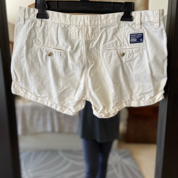 Superdry Limited Edition White Shorts 1 inch inseam - Picture 5 of 6